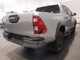 
										2025 Toyota Hilux 2.8 D-4D A/T 4WD 48V 4 porte Double Cab Invincible full									