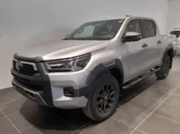 
										2025 Toyota Hilux 2.8 D-4D A/T 4WD 48V 4 porte Double Cab Invincible full									