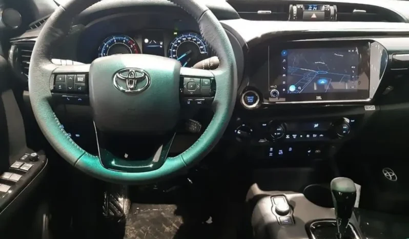 
								2025 Toyota Hilux 2.8 D-4D A/T 4WD 48V 4 porte Double Cab Invincible full									