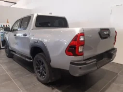 
										2025 Toyota Hilux 2.8 D-4D A/T 4WD 48V 4 porte Double Cab Invincible full									
