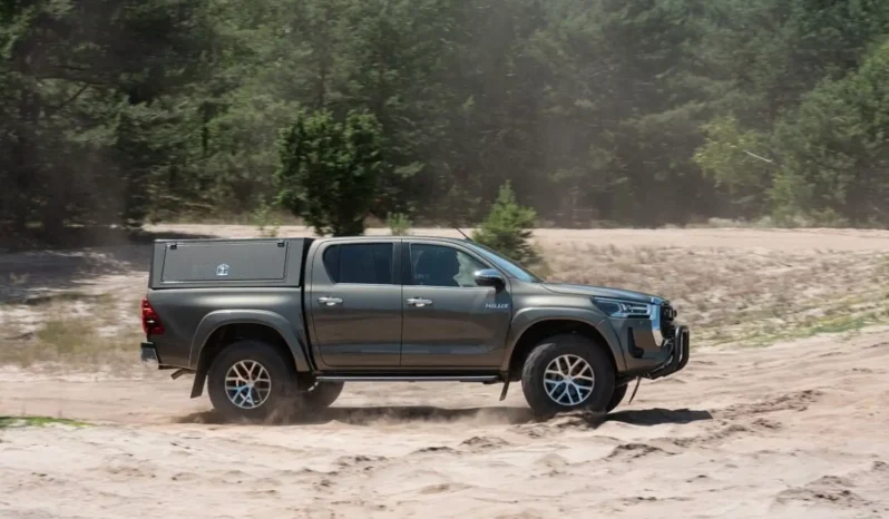 
								2025 Toyota Hilux Arctic Trucks AT35 full									