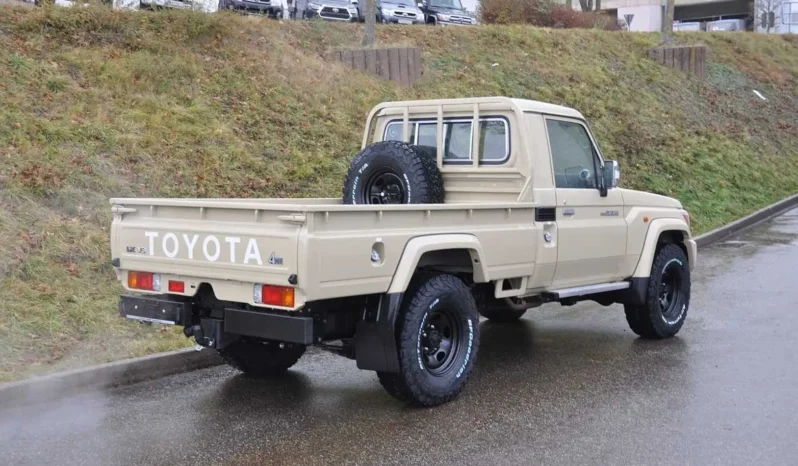 
								2025 Toyota Land Cruiser GRJ 79 4.0 V6 5-Gang SC NESTLE OFFROAD full									