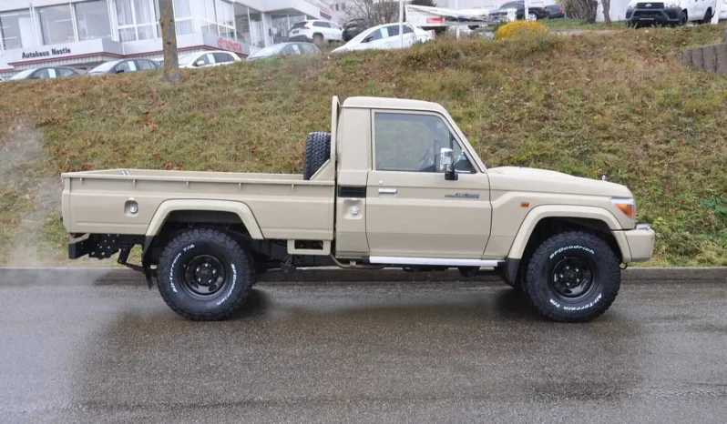 
								2025 Toyota Land Cruiser GRJ 79 4.0 V6 5-Gang SC NESTLE OFFROAD full									