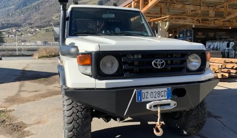 
								2000 Toyota Land Cruiser HZJ 79 full									