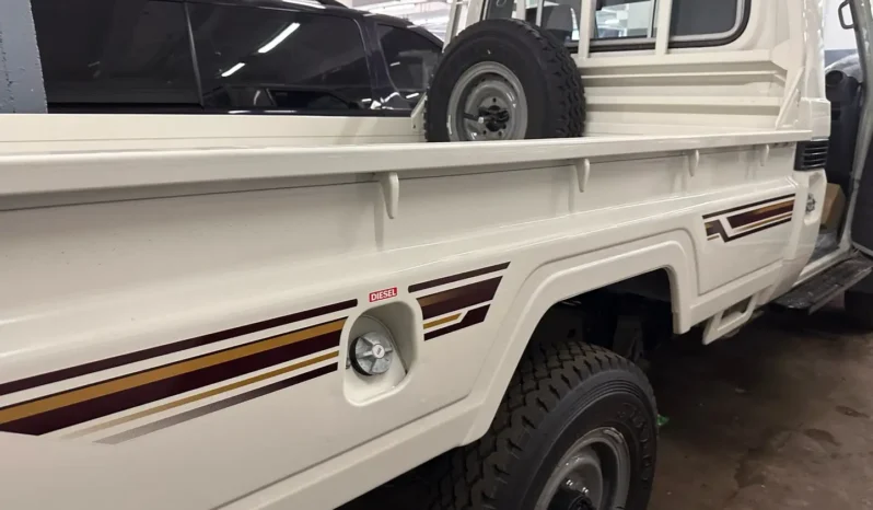 
								2024 Toyota Land Cruiser lANDCRUISER 79 SIMPLE CABINE 4.2 full									