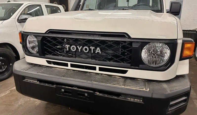 
								2024 Toyota Land Cruiser lANDCRUISER 79 SIMPLE CABINE 4.2 full									