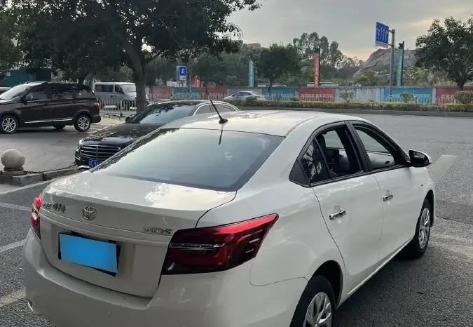 
								2022 Toyota Vios 1.5L 112HP L4 CVT full									
