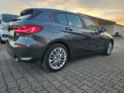 
										2019 Bmw 118 d Advantage NAVI*LED*SPURHALTE*PDC*TEMP full									