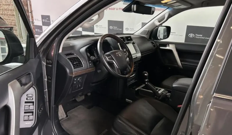 
								2019 Toyota Land Cruiser Premium full									