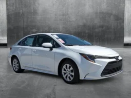 
										2024 Toyota Corolla LE full									