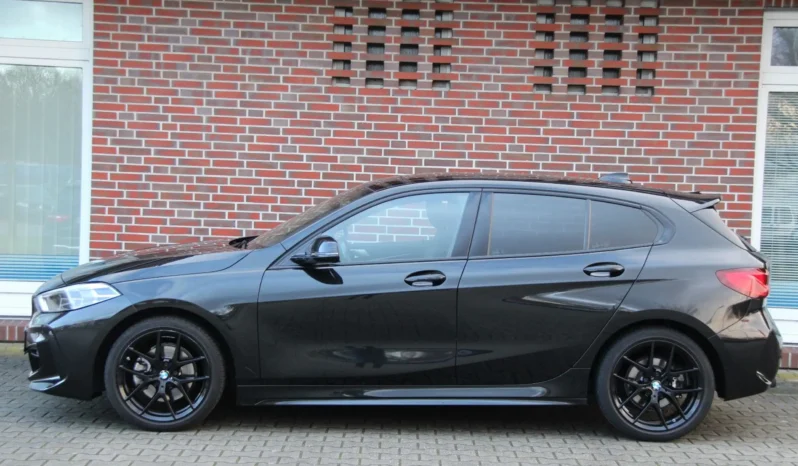 
								2021 Bmw 116 d*M SPORTPAKET*PANORAMA*INDIVID. SHADOW LINE full									