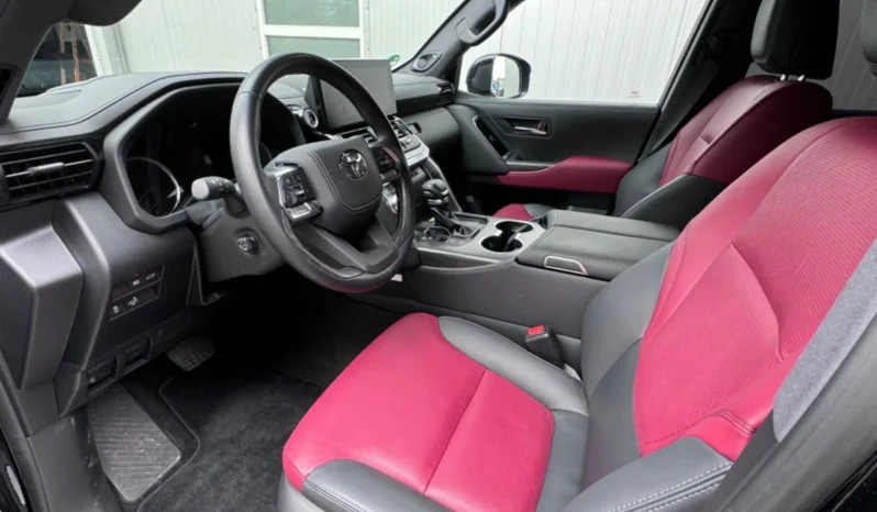 
								Toyota Land Cruiser Prado 300 full									